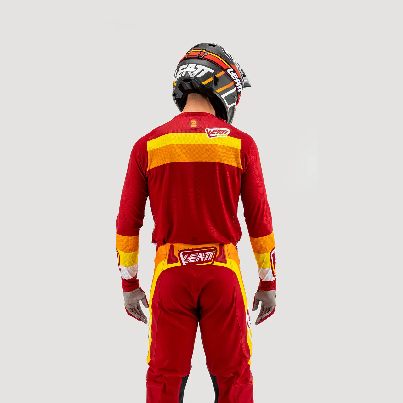 2025 Leatt 4.5 Lite Jersey Pitboard Ruby - Image 3