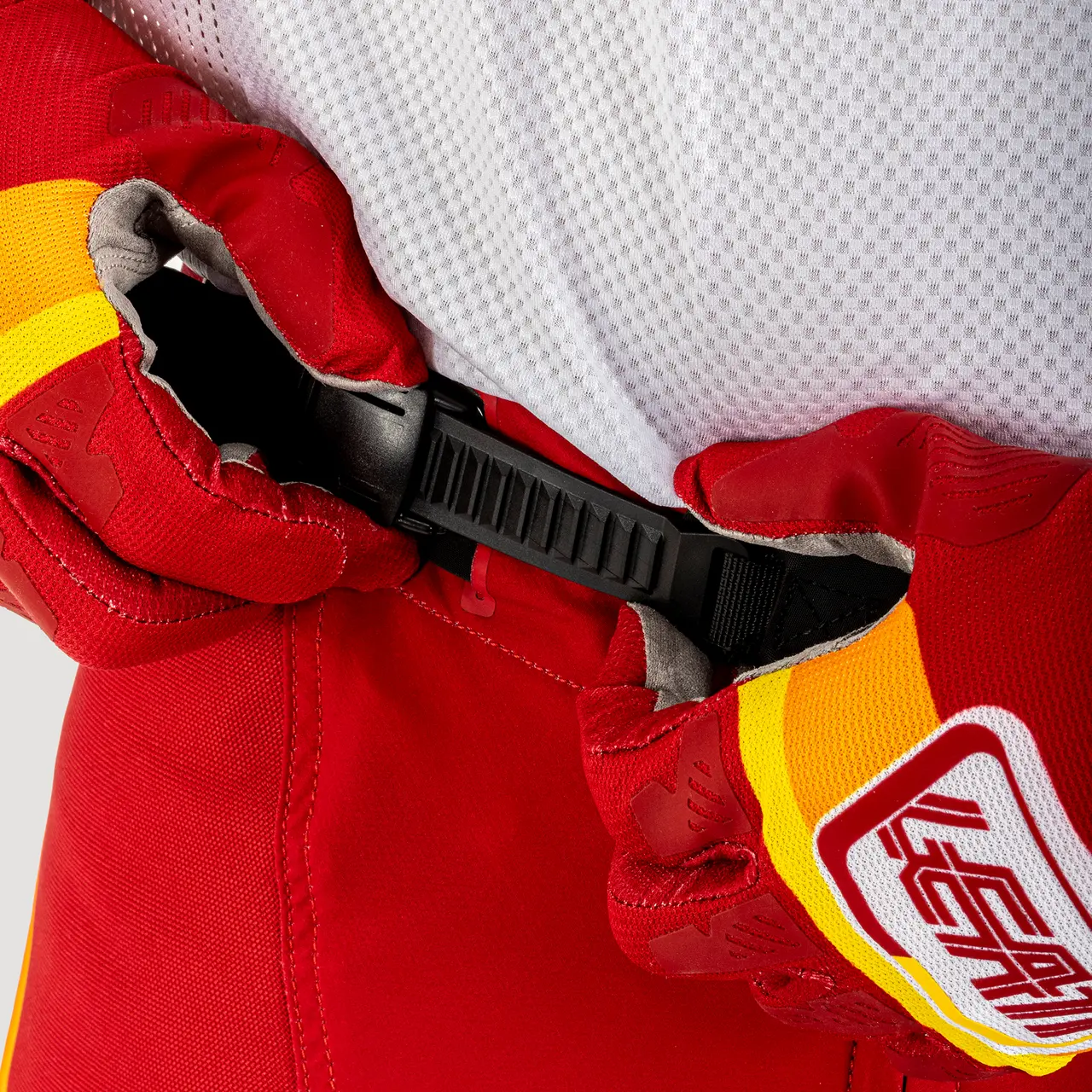 2025 Leatt 4.5 Motocross Pant Pitboard Ruby - Image 5
